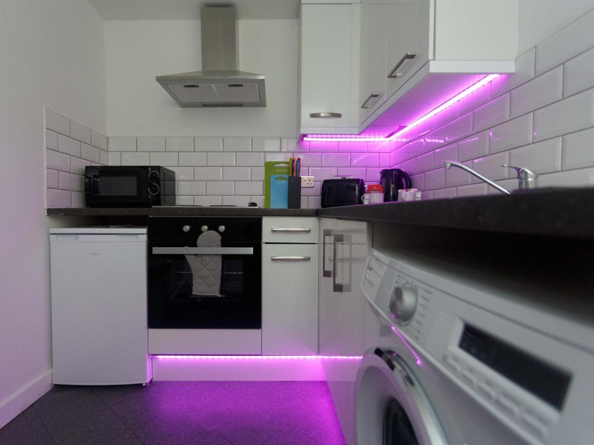 City Hospital Apartments Лидс Экстерьер фото
