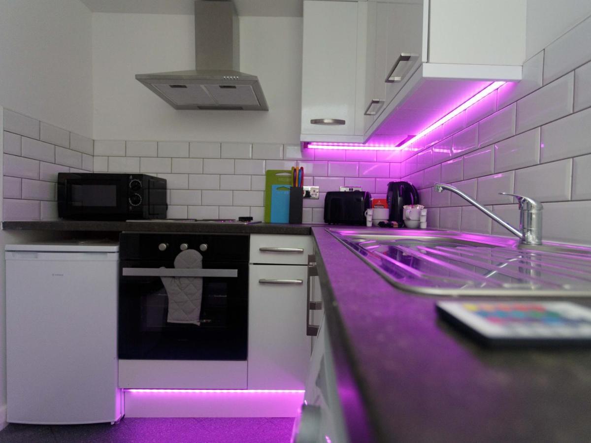 City Hospital Apartments Лидс Экстерьер фото